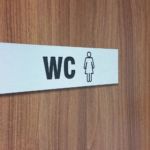 Tabliczka informacyjna na drzwi